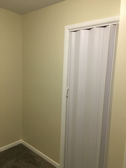 Building Photo - 605 21st St