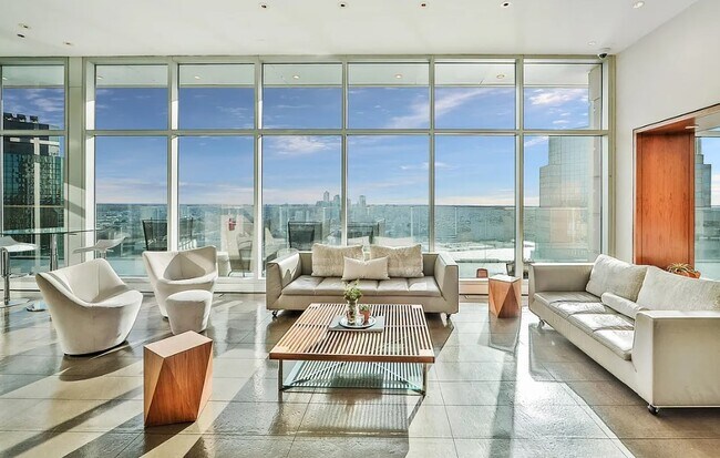 Building Photo - 75 Wall St