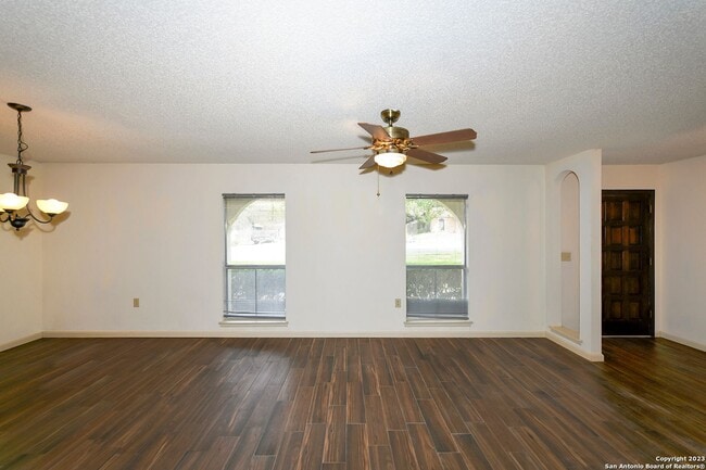 Building Photo - SPACIOUS 4-BEDROOM IN VALLEY FORGE