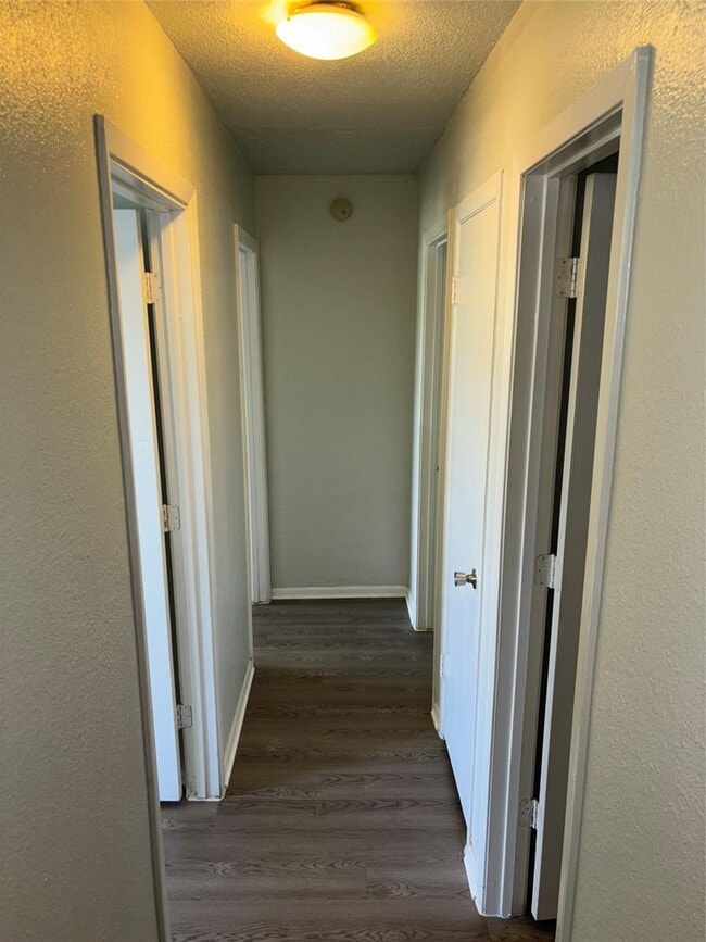 Building Photo - 5905 Cherry Loop