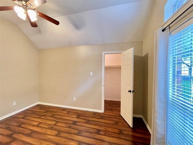 Building Photo - 1602 Lawick Cir