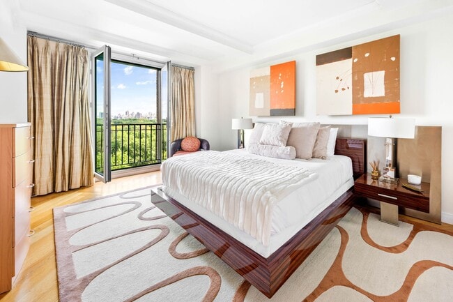 Building Photo - 160 Central Park S