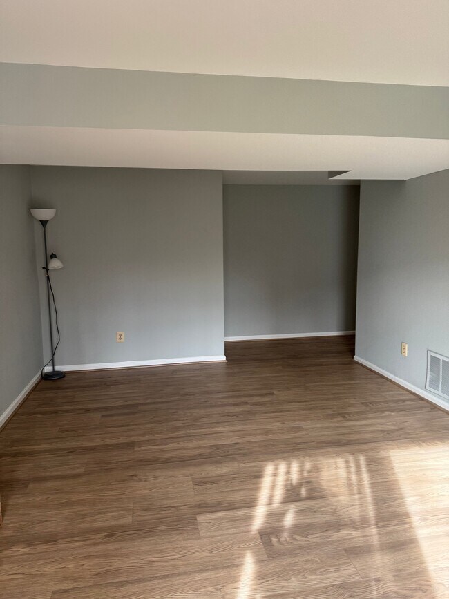 Building Photo - 8929 Bald Hill Pl