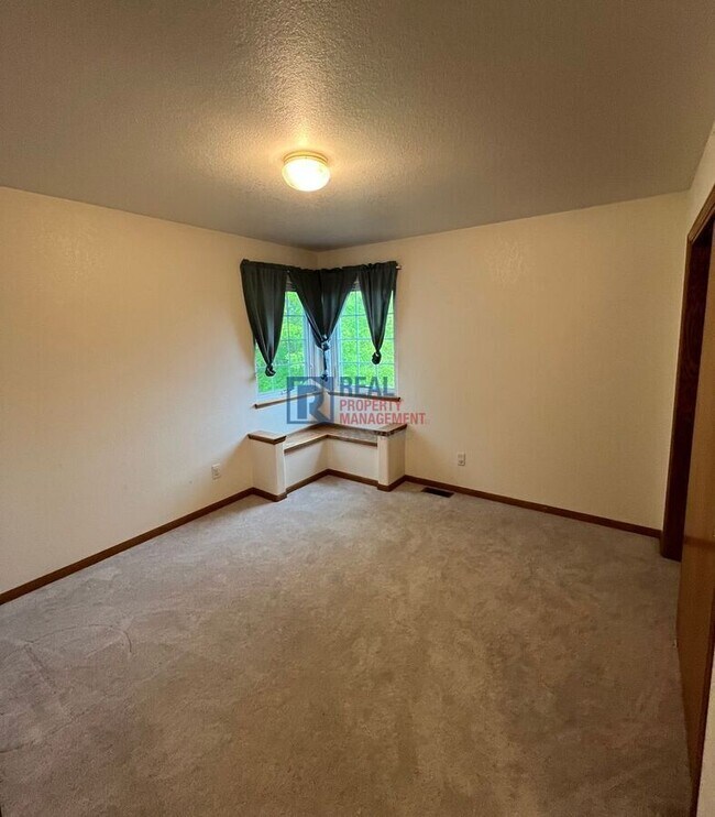 Building Photo - 2511 Glendale Ct