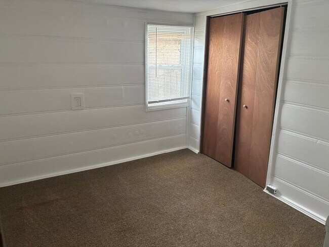 Building Photo - Peaceful Living: 2-Bed Home with Spacious Backyard