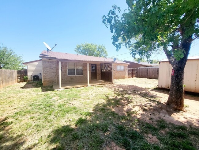 Building Photo - 4017 Eastridge Dr