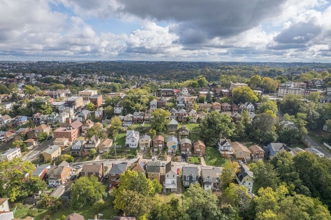 Building Photo - Charming 2 bedroom home in Beechview available May 1!
