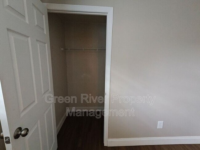 Building Photo - 146 Phoenetia Dr