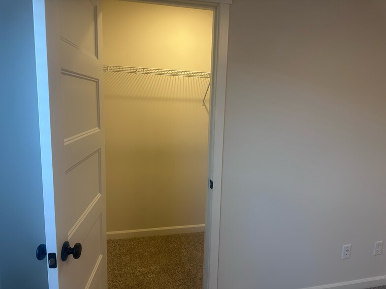 Building Photo - 12113 127th Ave E