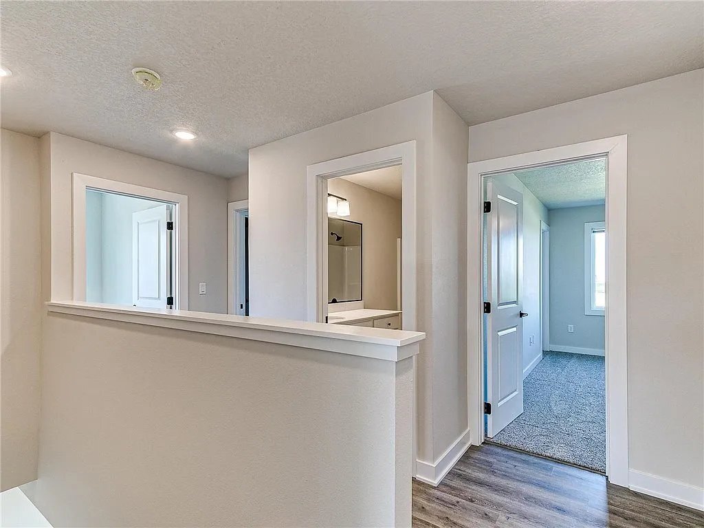 Building Photo - 6935 Bluebell Ct