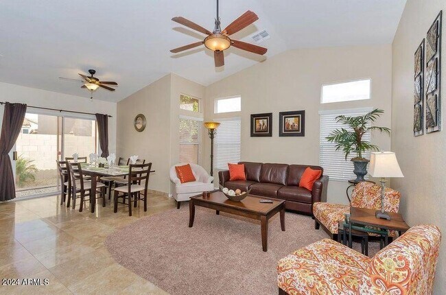 Building Photo - 3332 N Sunaire