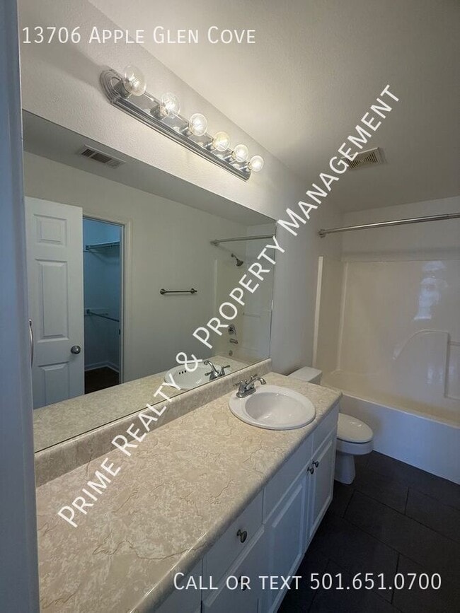 Building Photo - 13706 Apple Glen Cove