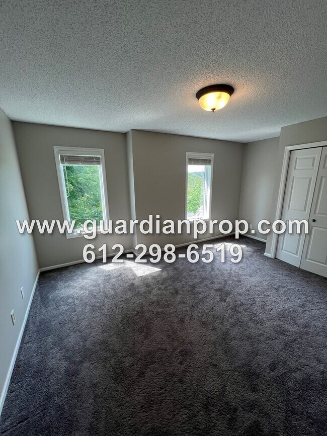 Building Photo - 7303 Hidden Valley Ln S