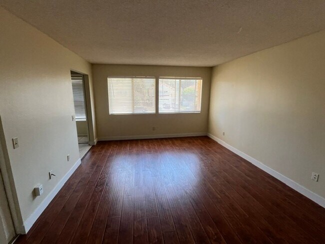 Building Photo - 15377 Bambi Ct