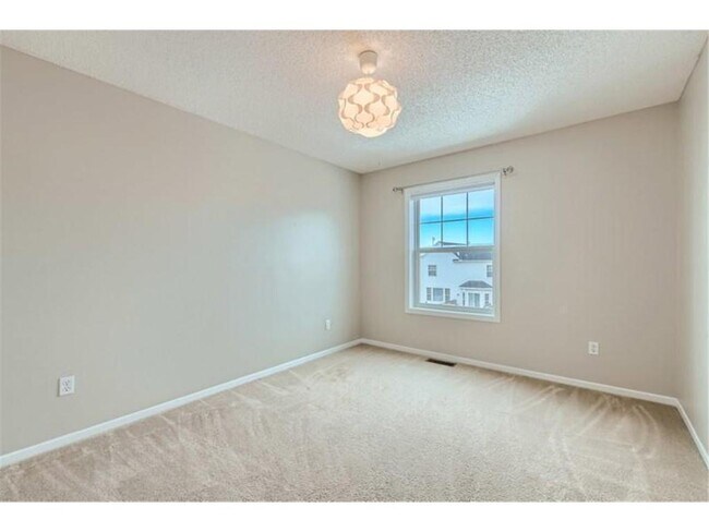 Building Photo - 2340 Kelm St