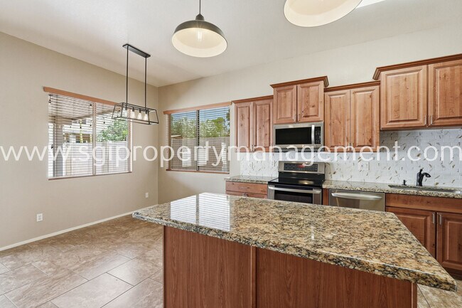 Building Photo - 13178 W Rimrock St