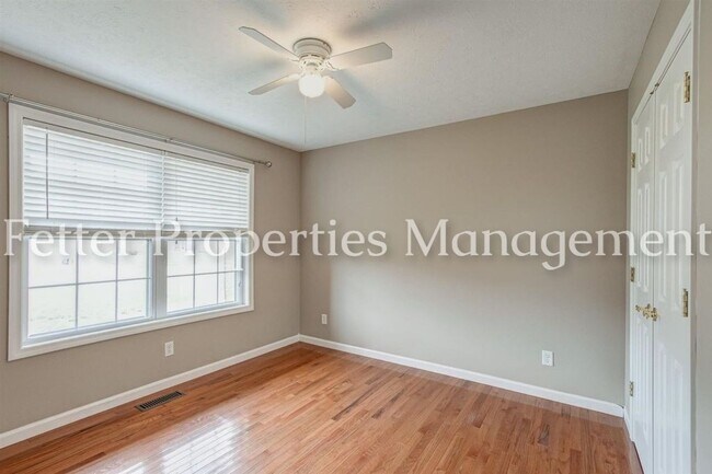 Building Photo - Beautiful 3bd 2.5 bath Northside