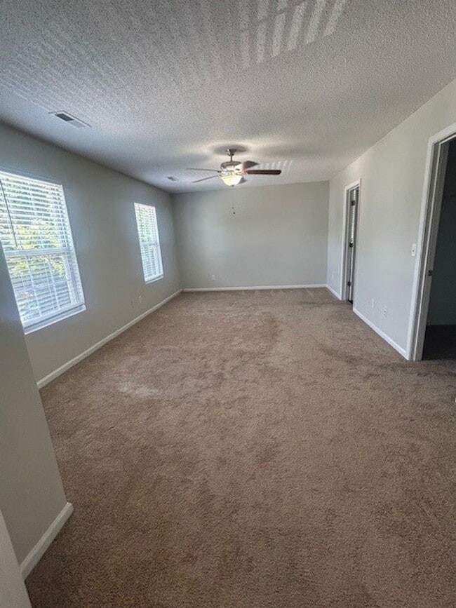 Building Photo - 4293 Kelso Dr
