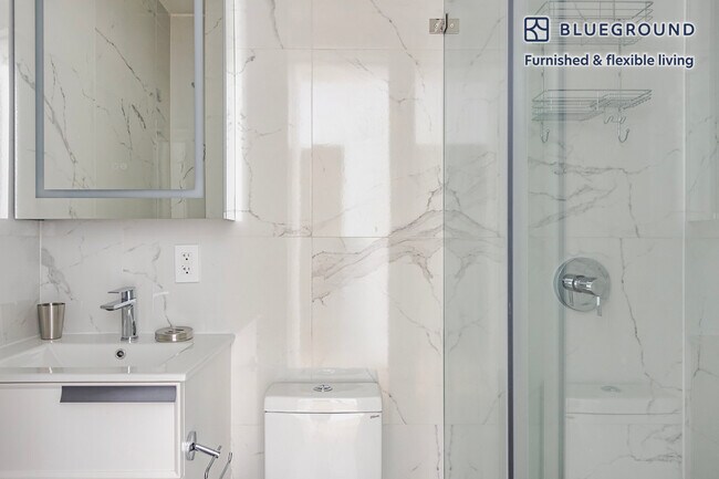 Building Photo - 227 E 59th St