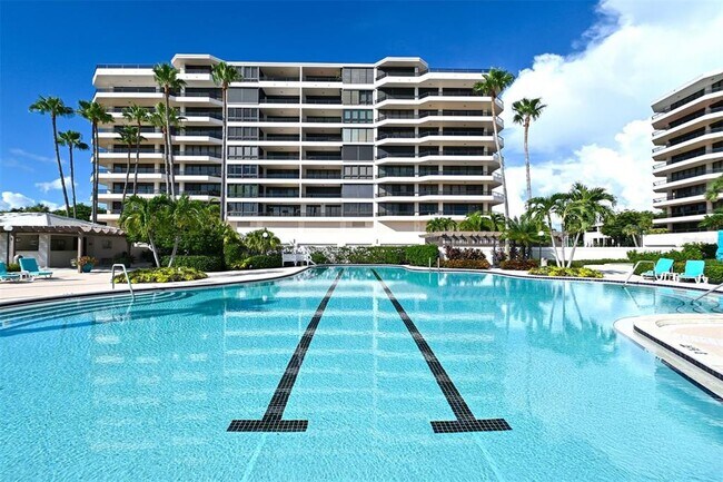 Building Photo - 575 Sanctuary Dr