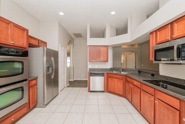 Building Photo - 7602 Citrus Blossom Dr