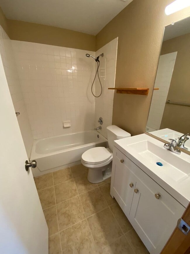 Building Photo - 3 bedroom 2 bathroom single family house in Highlands Ranch