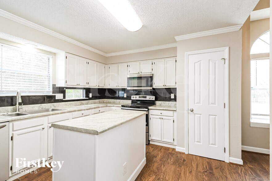 Building Photo - 12110 New Abbey Pl