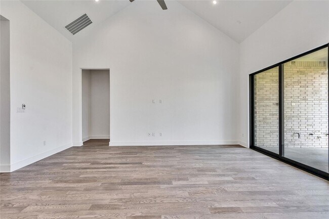 Building Photo - 2455 Shane Rnch Dr