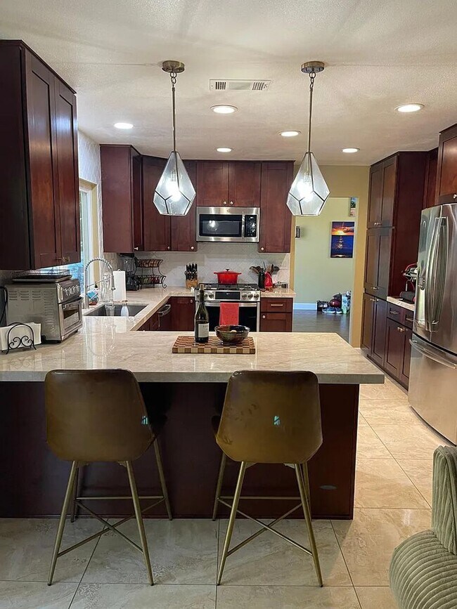 Building Photo - Rare opportunity spacious remodeled Camarillo Home on cul-de-sac