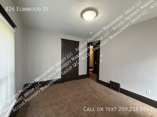 Building Photo - 826 Elmwood St