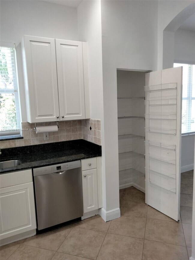 Building Photo - 8804 Via Tuscany Dr