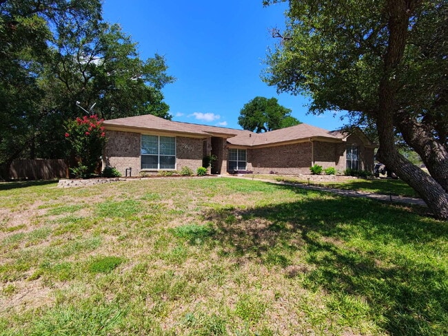 Primary Photo - "Spacious 3-Bedroom Retreat with 2 Full Ba...