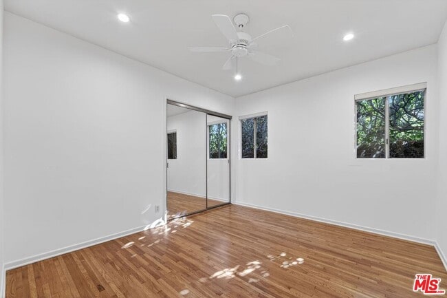 Building Photo - 2436 Walnut Ave