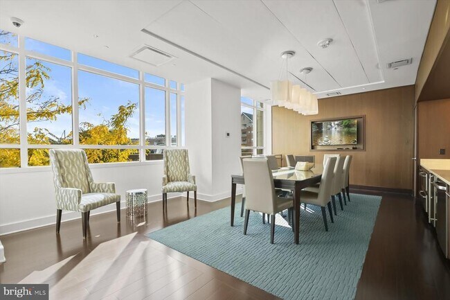 Building Photo - 100 Harborview Dr