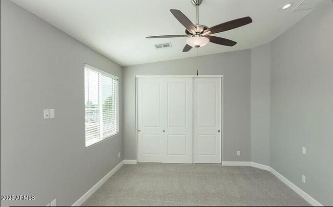 Building Photo - 1028 E Curry Rd