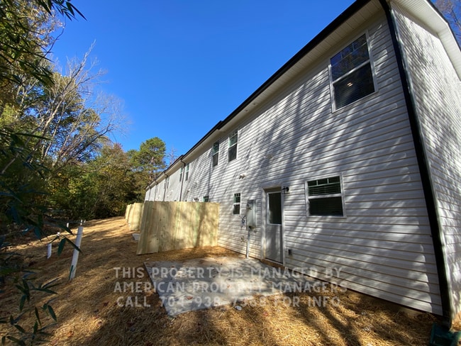 Building Photo - 660 Faith Dr SW