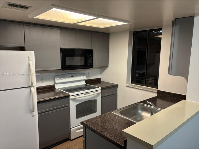 Building Photo - 3258 Coral Lake Ln