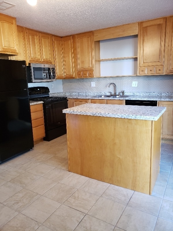 Building Photo - 2087 Oak Meadow Cir