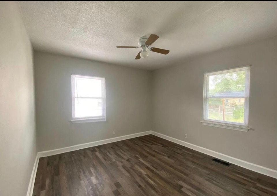 Second bedroom - 606 N Moore Rd