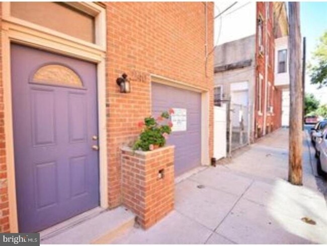 Building Photo - 2140 Pemberton St