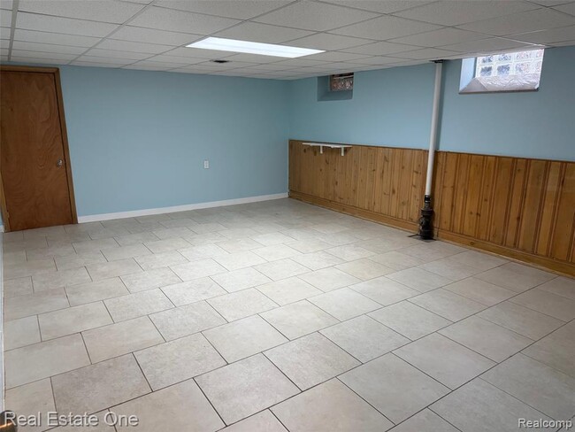 Building Photo - 6421 Oakman Blvd