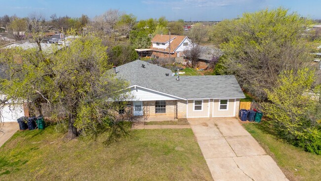Building Photo - Spacious Rent to Own in South OKC!