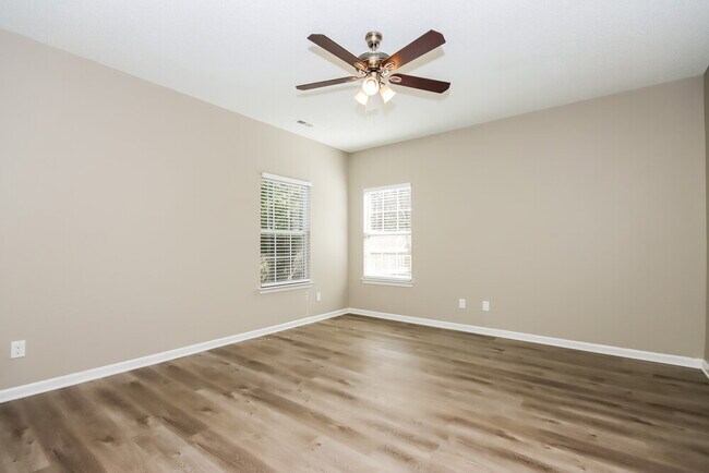 Building Photo - 107 Peterborough Dr