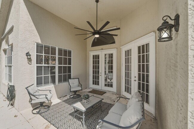 Building Photo - 609 SW St Thomas Cove