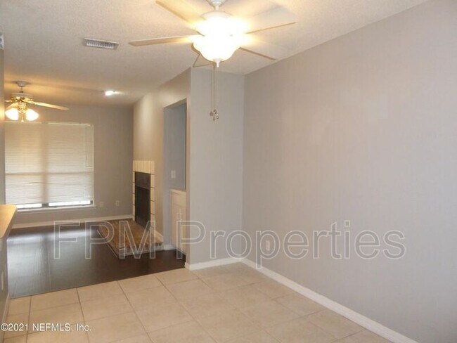 Building Photo - 10200 Belle Rive Blvd