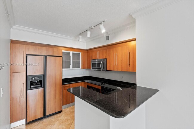 Building Photo - 325 S Biscayne Blvd