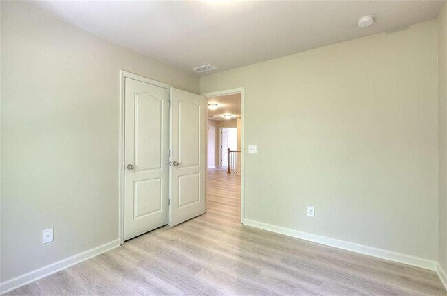 Building Photo - 3702 Brockenhurst Dr