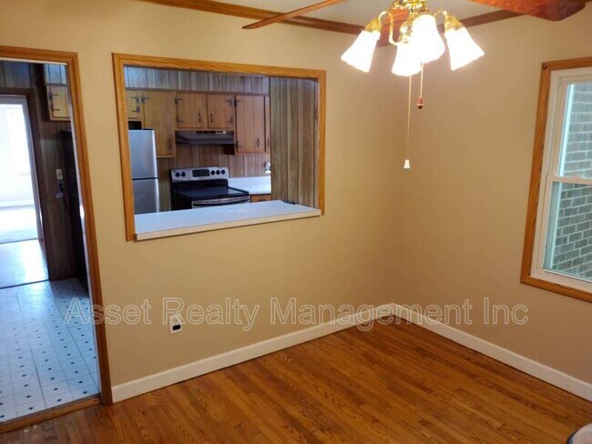 Building Photo - 102 Eastwood Dr