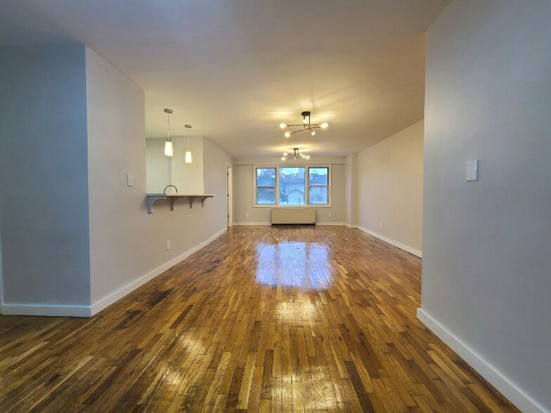 Building Photo - 750 N Broad St