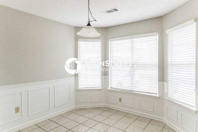 Building Photo - 3 Bedroom Pet-Friendly Home in Memphis, TN with Main Street Renewal